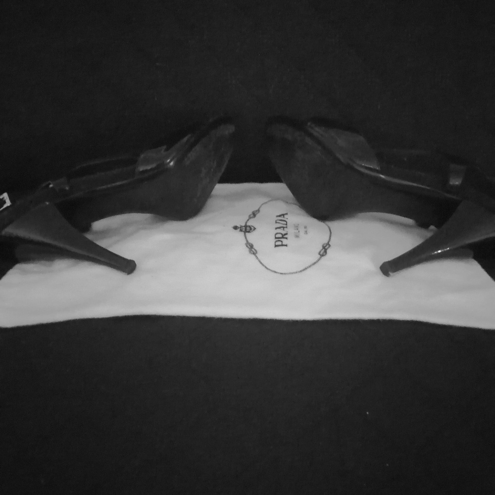 Prada - Picture 4 of 6